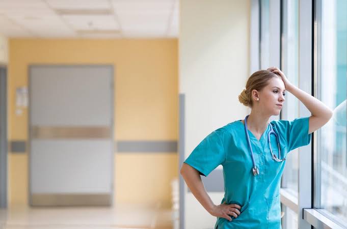 Nurse’s Guide to Navigating Holiday Stress